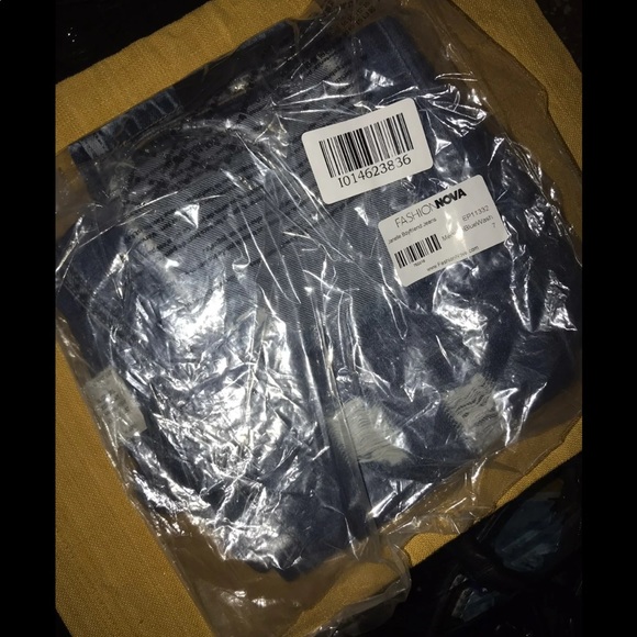 *SOLD*Fashionnova Boyfriend Jeans - Picture 4 of 7